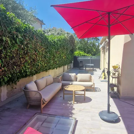 Piscine à Montpellier, Proche De La Villa Montpellier